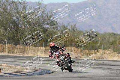 media/Dec-01-2025-Moto Forza (Mon) [[2daa91e15f]]/3-Beginner Group/Session 3 (Turn 3)/